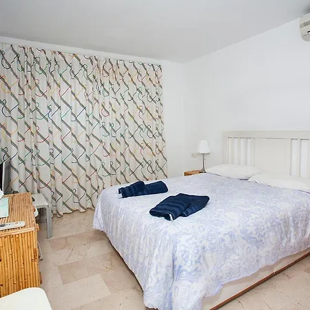 Sol شقة إِستيبونا