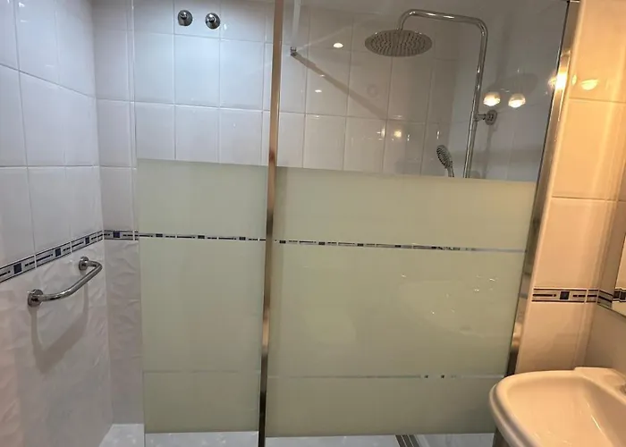 Sol شقة إِستيبونا